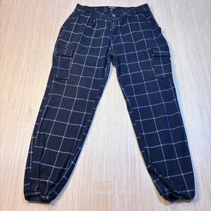 Hot Topic Black and White Checkered Cargo Jogger Pants